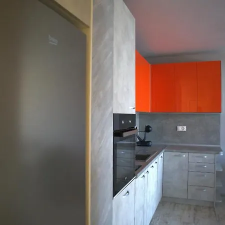 Daire Newly Renovated Holiday Home Apartment